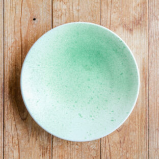 ミドリの皿 k6020 × 緑の顔料